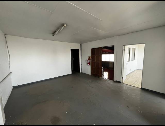 371M² WAREHOUSE TO LET IN ANDERBOLT